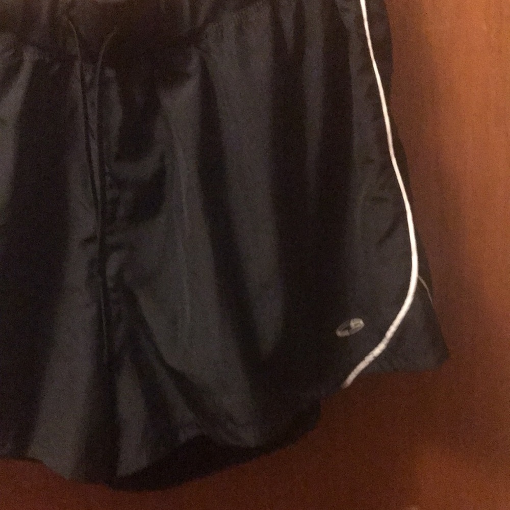 😀 Shorts - Picture 2 of 3